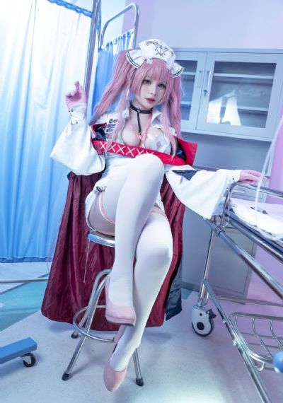 25岁女高中生动漫