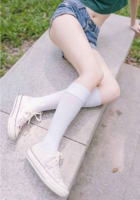 双胞胎姐妹的蔑视