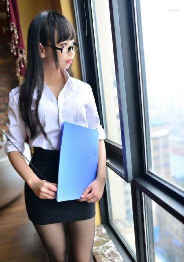关秀媚三级露全乳