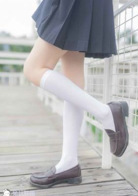 一边摸一边亲