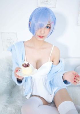 无颜之月在